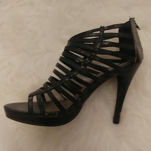 Heels - Picture 2 of 3